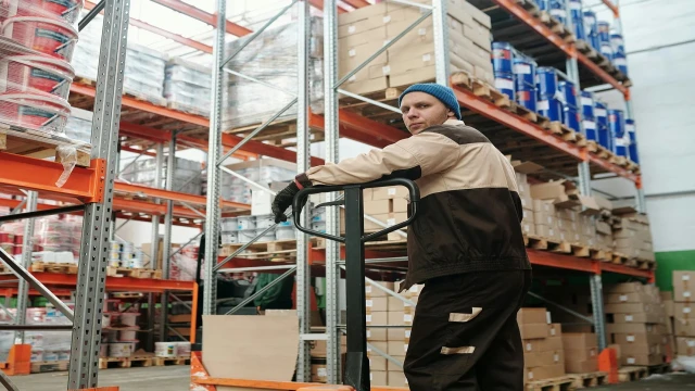 avtomatizaciya-zakazov-skladov-i-logistiki-vse-v-odnom-reshenii